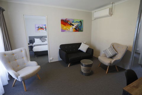 Coachman's Eden - Holiday Adelaide 3