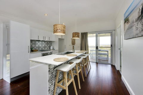 Coastal Hideaway - Holiday Adelaide 1