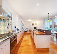 Coastal Penthouse at Coogee Beach - Holiday Adelaide