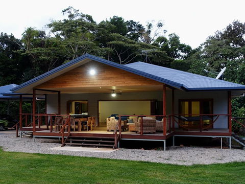 Coconut Beach House - Holiday Adelaide 0