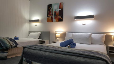 Coffs Shearwater Motel - Holiday Adelaide 0