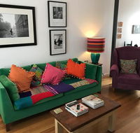 Colourful Darlinghurst Home In Perfect Location by Hyde Park - Holiday Adelaide