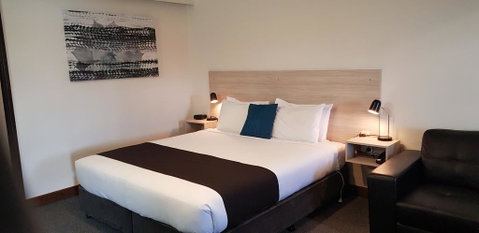Comfort Hotel Olde Tudor - Holiday Adelaide 1