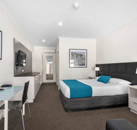 Comfort Inn  Suites Manhattan - Holiday Adelaide