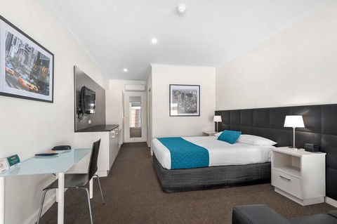 Comfort Inn & Suites Manhattan - Holiday Adelaide 0