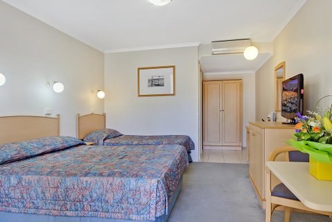 Comfort Inn Blue Lagoon - Holiday Adelaide 1