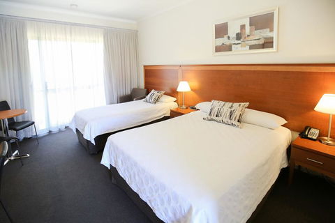 Comfort Inn Deakin Palms - Holiday Adelaide 3