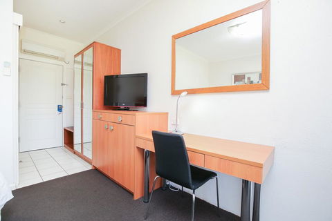 Comfort Inn Deakin Palms - Holiday Adelaide 1