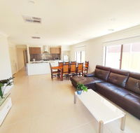 Comfortable 5BR House 6mins to Werribee Station.Great Ocean Road tourist stopover - Holiday Adelaide