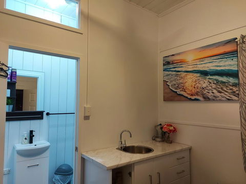 Comfortable Guest Room Closes To Emerald CBD - Holiday Adelaide 2