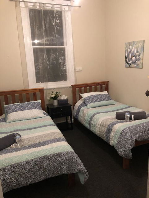 Commercial Hotel - Holiday Adelaide 0