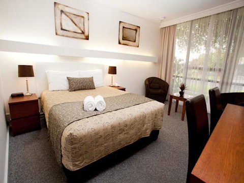 Connells Motel & Serviced Apartments - Holiday Adelaide 2