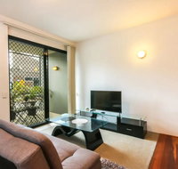 Contemporary 1 Bedroom Teneriffe Apartment with Pool and Gym - Holiday Adelaide