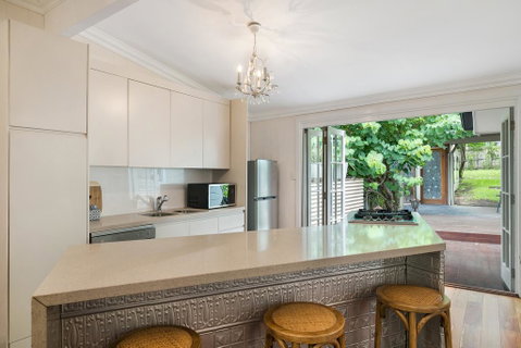 Contemporary Cottage In Perfect Lifestyle Address - Holiday Adelaide 2