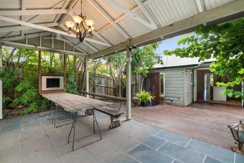 Contemporary Cottage In Perfect Lifestyle Address - Holiday Adelaide 3