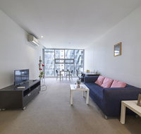 Convenient  Modern 1 Bed Apartment Docklands - Holiday Adelaide