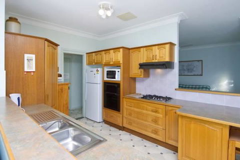 Cook St 4 - Salamander Bay - Holiday Adelaide 3