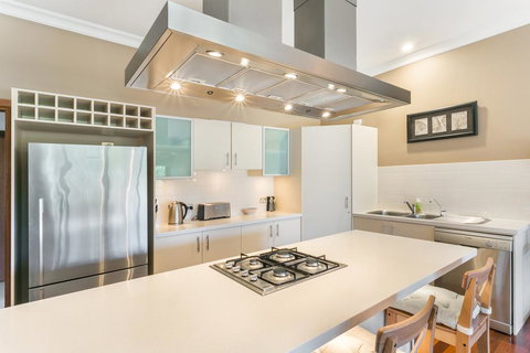 Coolabah - Holiday Adelaide 1