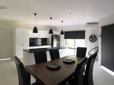 Cooya Beach - Ultimate Tropical Getaway - Holiday Adelaide 1