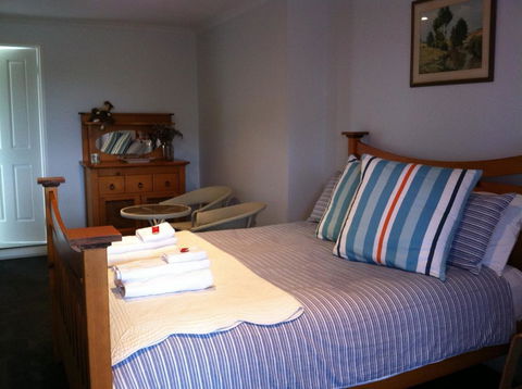 Corinella On The Esplanade Bed & Breakfast - Holiday Adelaide 3