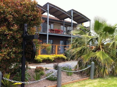 Corinella On The Esplanade Bed & Breakfast - Holiday Adelaide 0