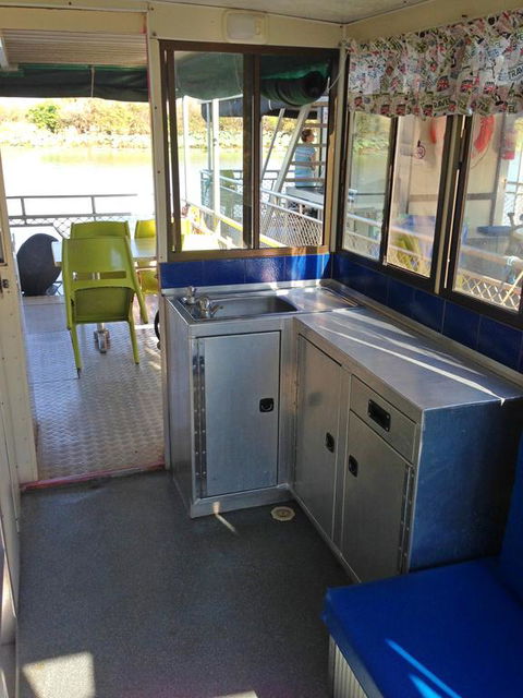 Corroboree Houseboats - Holiday Adelaide 3