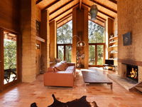 Corymbia Cottage - unique quirky private a guest favourite