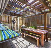 Cosy hideaway Sunshine Beach - Holiday Adelaide