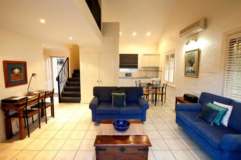 Country Apartments - Holiday Adelaide 0