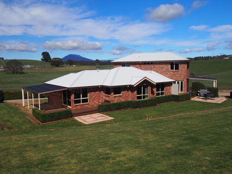 Country Meets Town - Holiday Adelaide 2