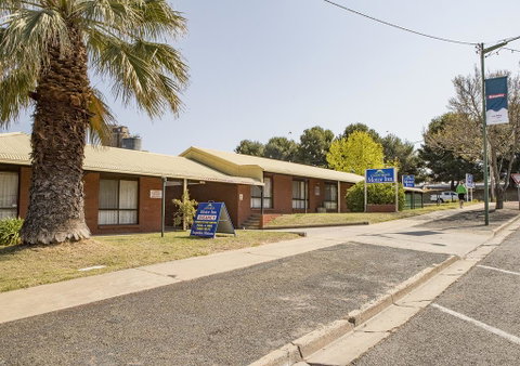 Country Roads Motor Inn - Holiday Adelaide 0