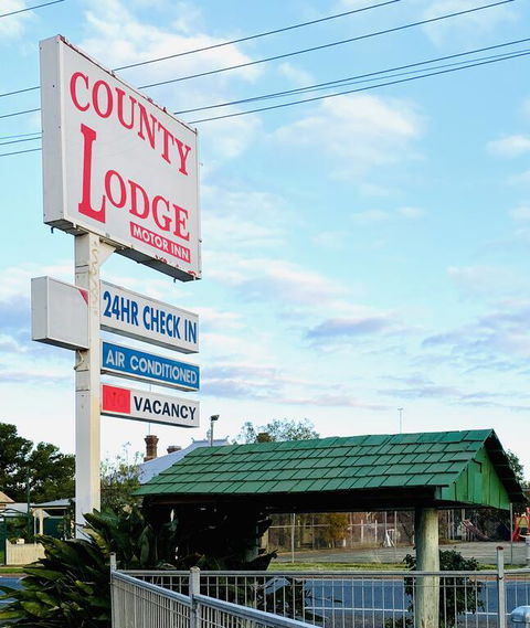 County Lodge Motor Inn - Holiday Adelaide 3