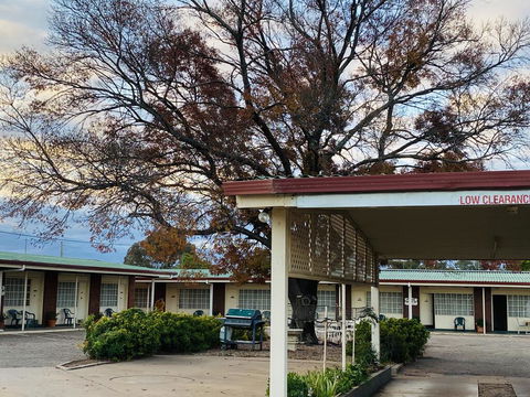 County Lodge Motor Inn - Holiday Adelaide 2