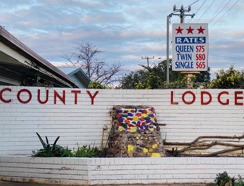 County Lodge Motor Inn - Holiday Adelaide 1