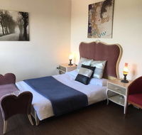 CozyStudioUnit in BeverlyHills Train Accessible - Holiday Adelaide