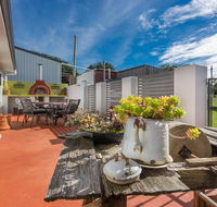 Cradle at Casa Blanca Country Retreat - Holiday Adelaide