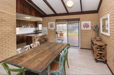 Crystal Shores - Quindalup - Holiday Adelaide 2