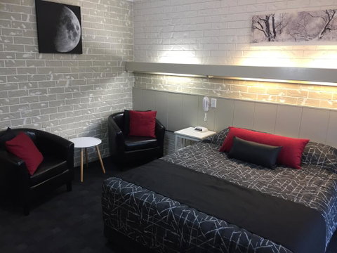 Culcairn Motor Inn - Holiday Adelaide 0