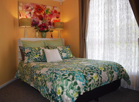 Cutmore Cottages - Bagala Bungalow - Holiday Adelaide 2