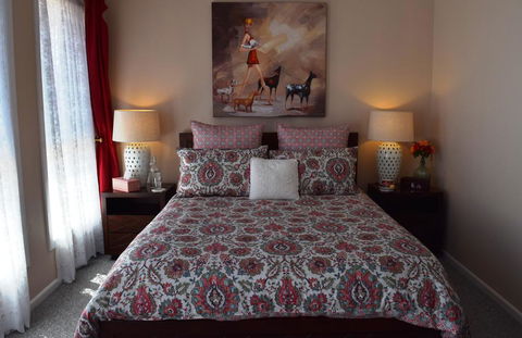 Cutmore Cottages - Bagala Bungalow - Holiday Adelaide 0