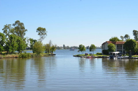 Cypress Townhouse 17 - Mulwala - Holiday Adelaide 0