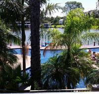Cypress waterfront spa apartment - Holiday Adelaide