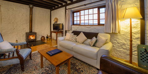 Daisy Bank Cottages - Holiday Adelaide 1