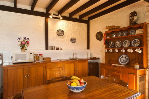 Daisy Bank Cottages - Holiday Adelaide 2