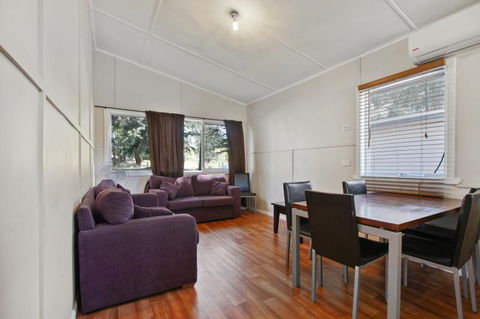 Dargo River Inn - Holiday Adelaide 2