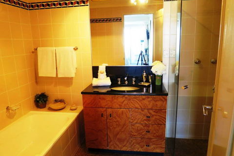 Darling Harbour Escape - Holiday Adelaide 3