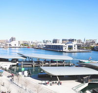 Darling harbour Waterview Luxury Apartment - Holiday Adelaide