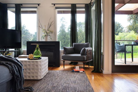 Daylesford Spa Villa 3 - Holiday Adelaide 2