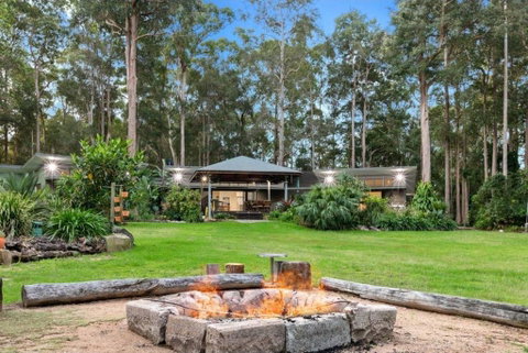 De Zen - Aussie World Holiday Group Venue - Holiday Adelaide 0