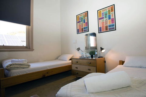 Delatite Hotel - Holiday Adelaide 0